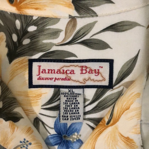 Vintage Hawaiian Shirt. XL. Blue/yellow/green/brown. Minor wear due to age. - Picture 3 of 4